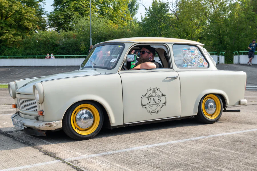 Autos - Aufnahme 12 von HK-Media